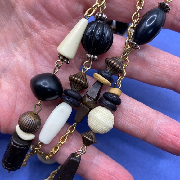 CASUAL CORNER Over-the-Head Boho Style Bead Necklace - Picture 4 of 6